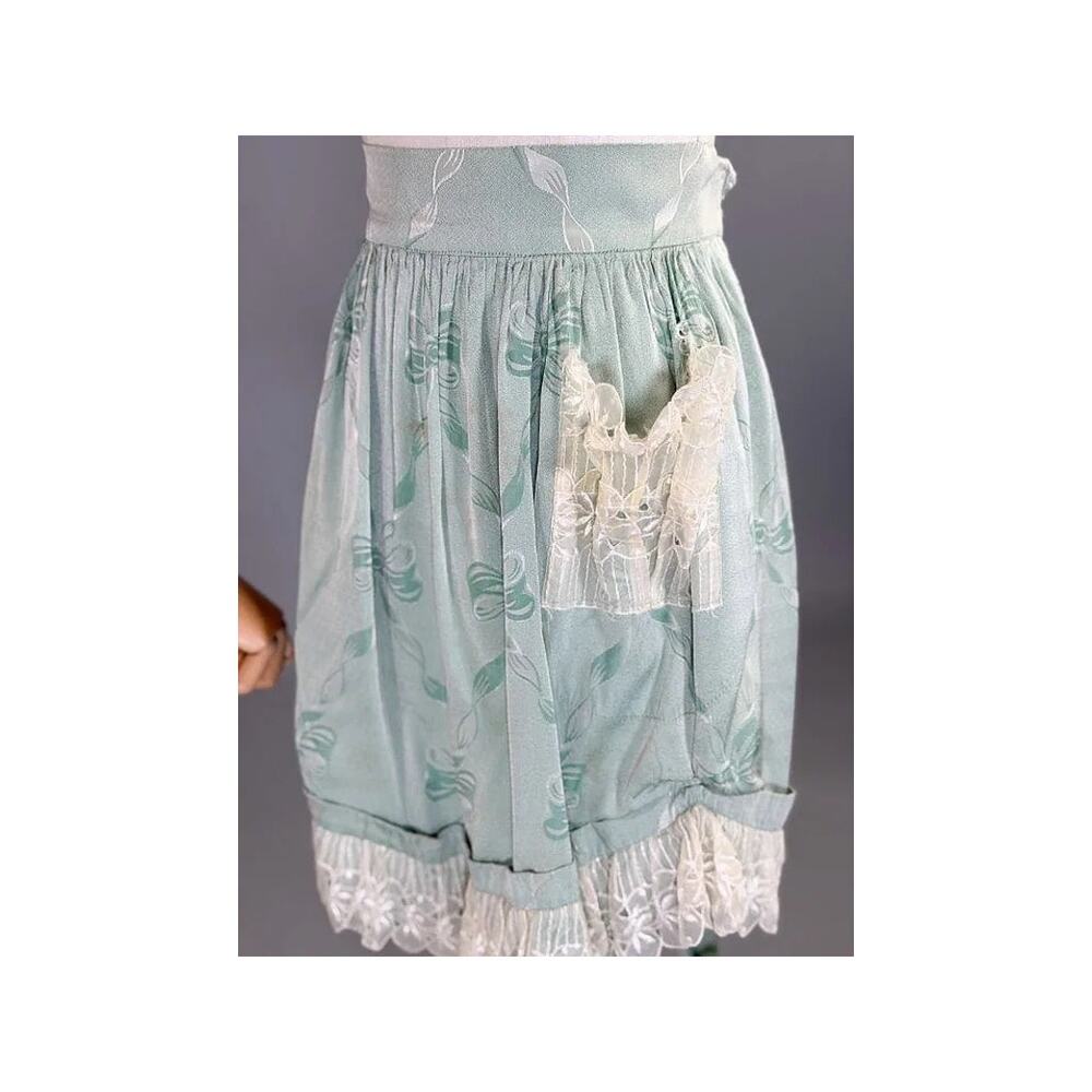 Vintage Sage Green Waist Apron with Lace Pocket- Cottagecore Mint Half Apron